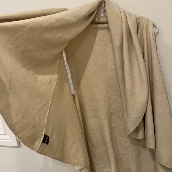 LOOK Vest - Picture 3 of 12